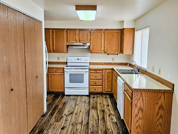 4th image of 4604 W Nob Hill Blvd #C