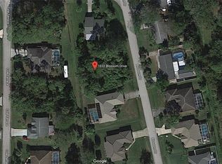 1022 Blossom Dr, Sebastian, FL 32958