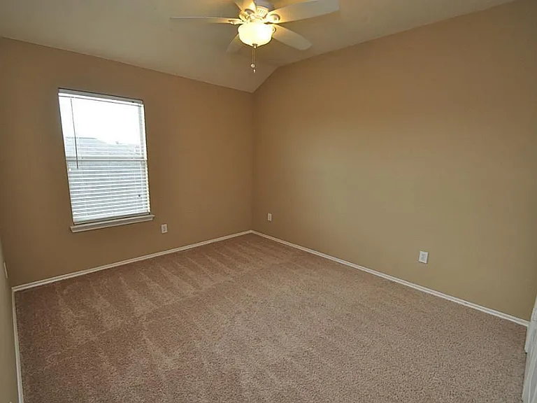 2931 Silver Landing Ln — Photo 8