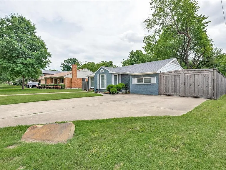 3704 Park Ln — Photo 18