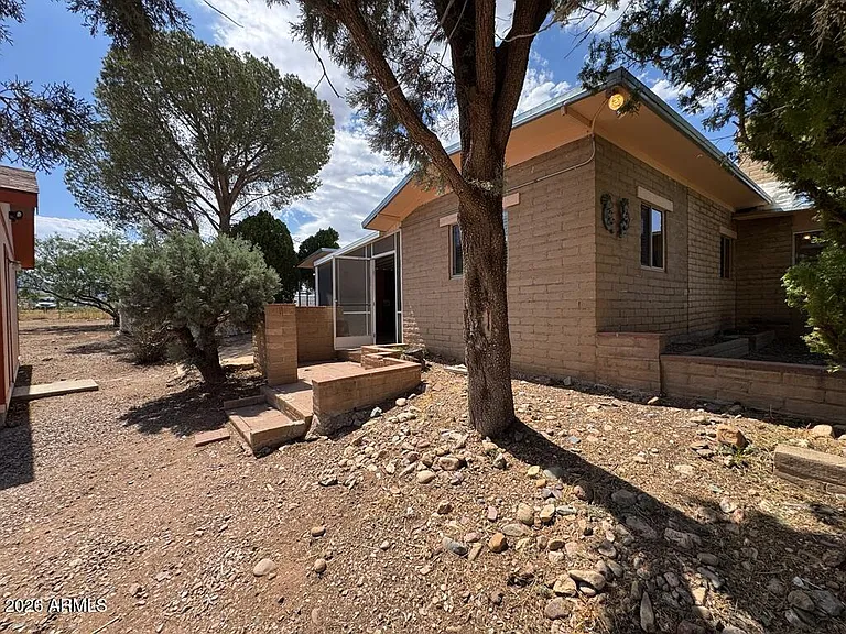 4818 S Santa Elena Ave — Photo 4