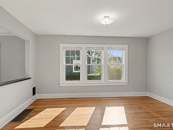 5th image of 371 Grovers Avenue