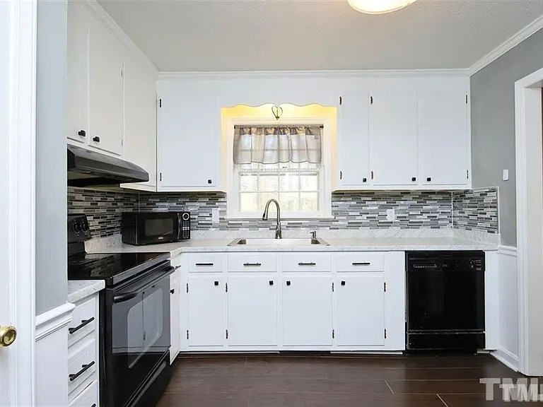 2518 W Wilson St — Photo 4