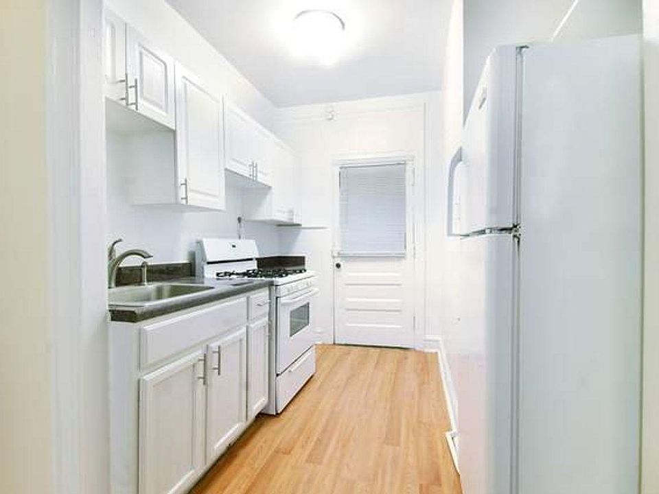 1st image of 1335 W Touhy Ave APT 1N