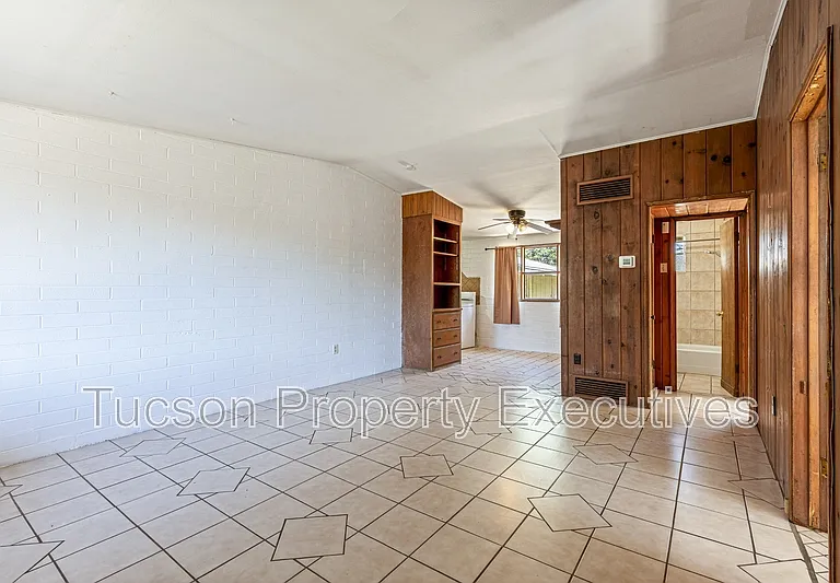 1615 E Adelaide Dr #4 — Photo 8