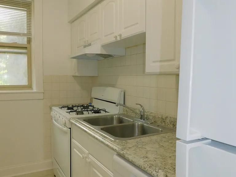 828 Reba Pl #4 — Photo 8