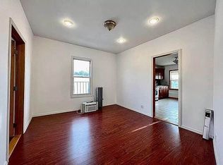 188 30th St #4, Brooklyn, NY 11232