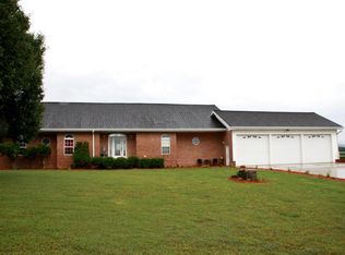 305 Ridge Dr, Alpena, AR 72611