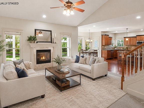 4th image of 2813 S Bayhill Ct