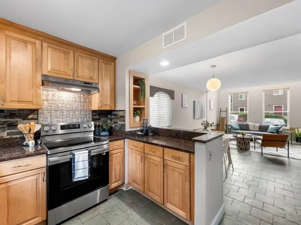 123 Governor Winthrop Rd Unit 123, Somerville, MA 02145