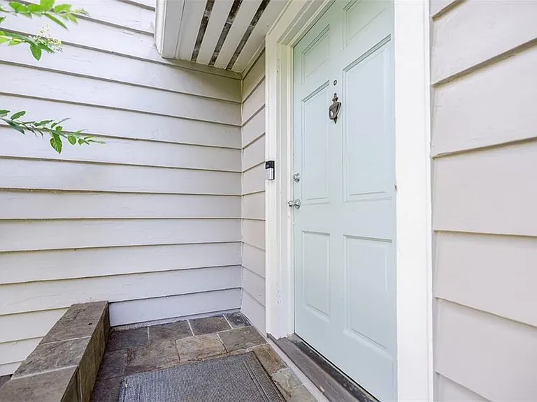 1148 Forrest Blvd — Photo 3