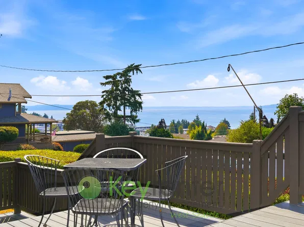 924 S 226th Pl, Des Moines, WA 98198