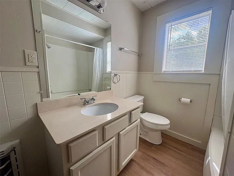 815 Lizzie St — Photo 8