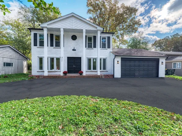 311 Montclare Ln, Wood Dale, IL 60191
