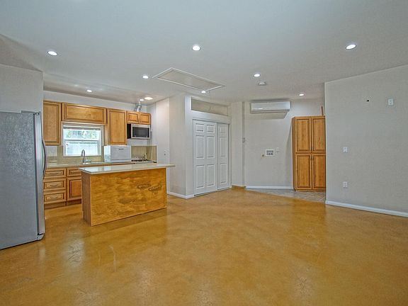 4th image of 2832 Los Olivos Ln