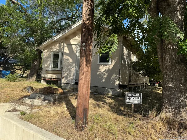 1604 Katy St, New Braunfels, TX 78130