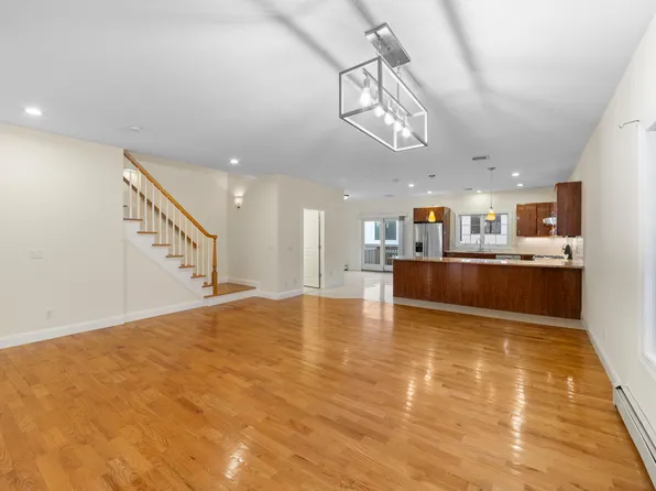 333 Lincoln Avenue image 7 of 37