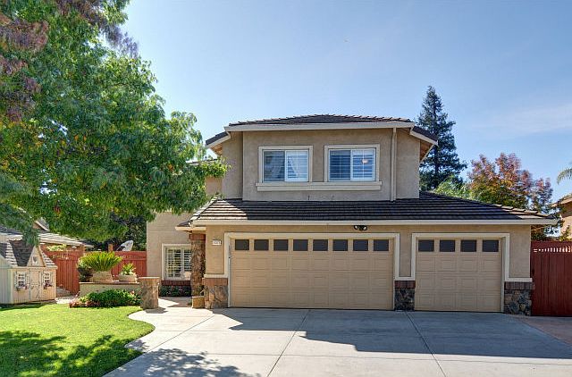 1st image of 15375 La Arboleda Way
