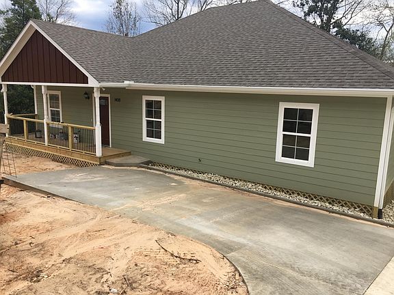2nd image of 1408 Tanglewood Cir