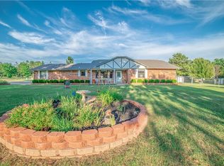 2100 Aaron Dr, Harrah, OK 73045