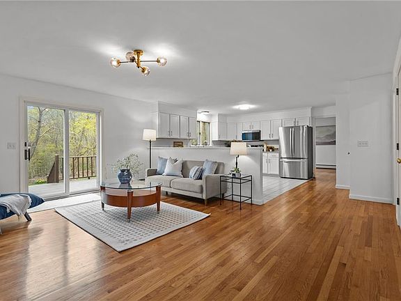 3rd image of 16 College Ln