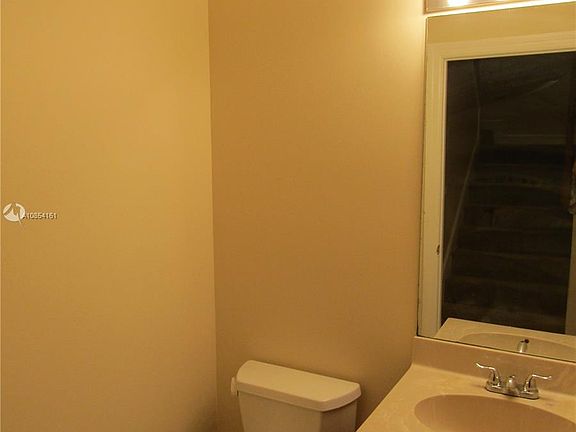 4th image of 418 N Federal Hwy Unit 27