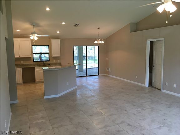 5th image of 4409 SW 15th Place Cpe