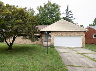 738 Edgewood Rd, Richmond Heights, OH 44143