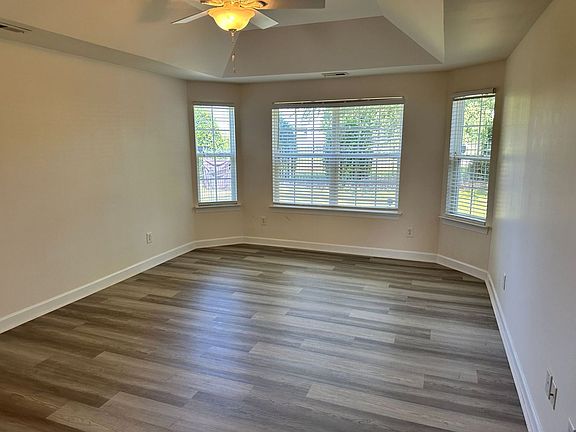 5th image of 107 Planters Dr