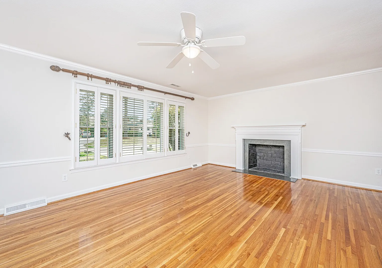 1791 Dunbarton Drive — Photo 4