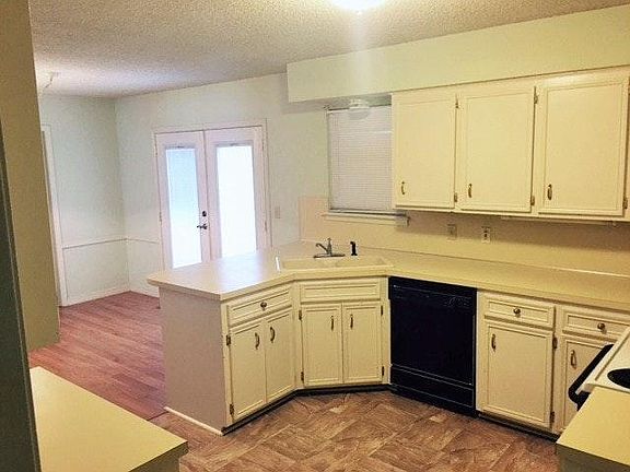 Kitchen- Breakfast Nook