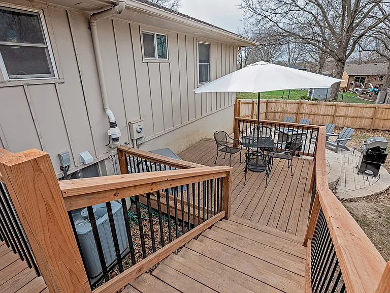 413 SE Lana Ct — Photo 40