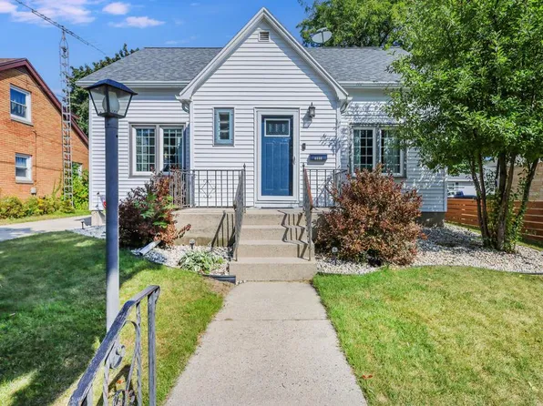 1510 Philippen STREET, Manitowoc, WI 54220