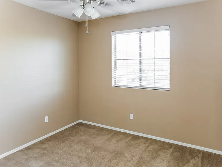 6830 S 44th Ln — Photo 14