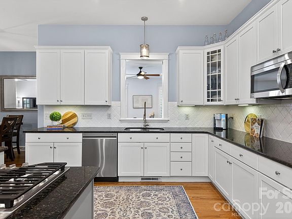 4th image of 189 Mills Ln