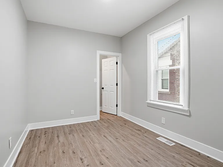 2037 Wespark Ave — Photo 10