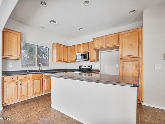 5th image of 453 N CITRUS Lane