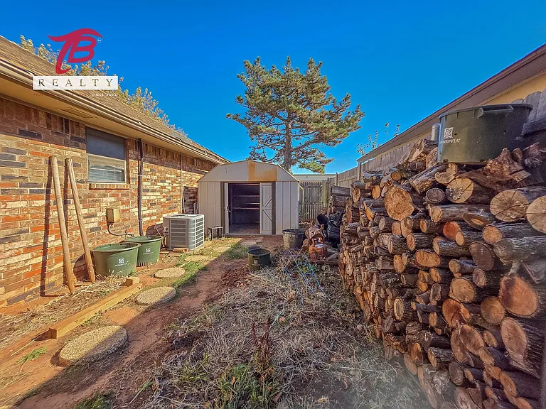6811 Lyrewood Ln — Photo 19