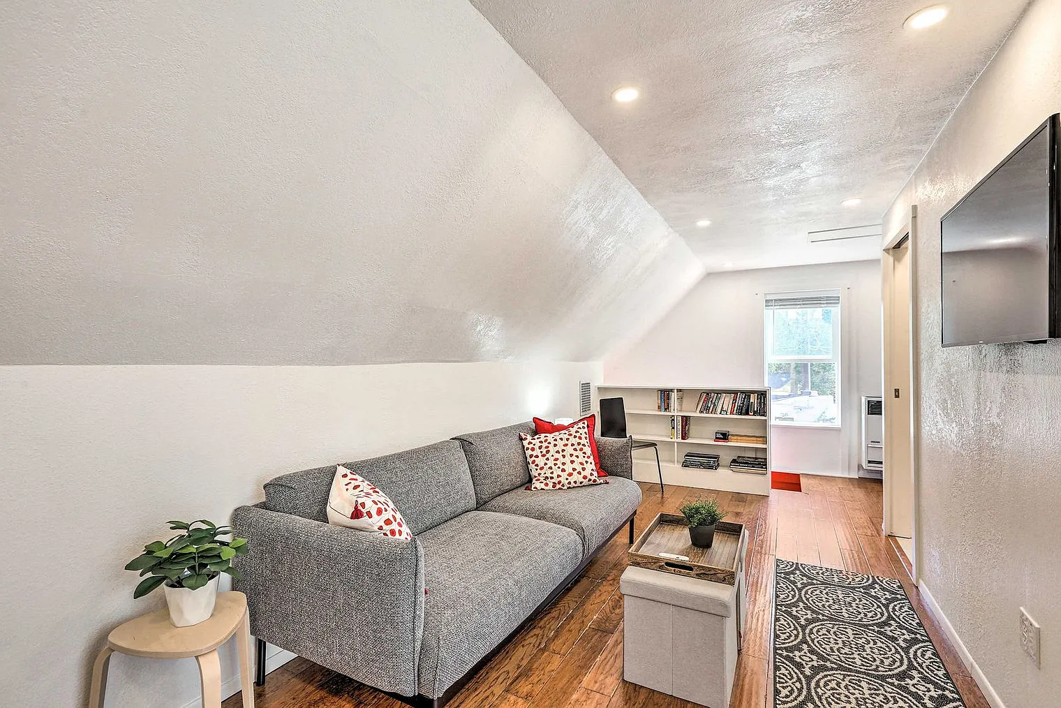 1 bed, 1.0 bath, 441 sqft, $2,161 — Photo 3