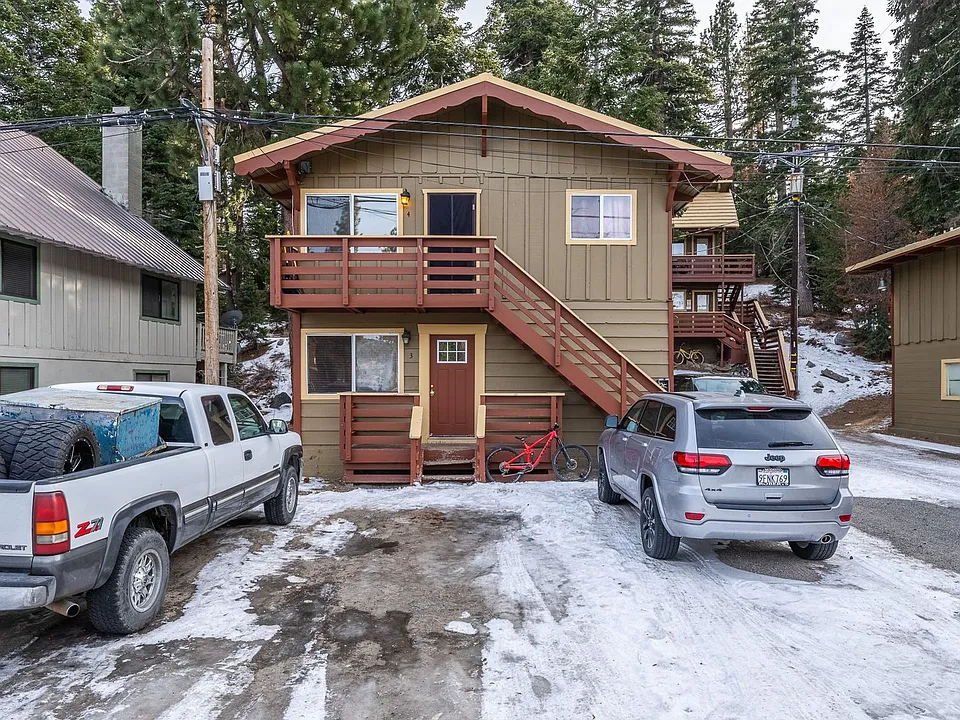 1839 Old Mammoth Rd
