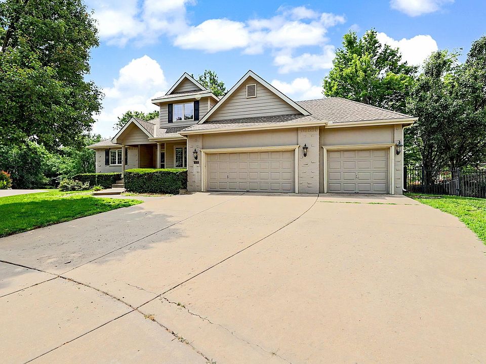 1st image of 432 N Bridgefield Ct