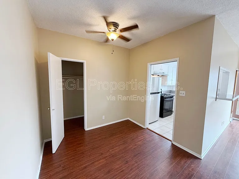 1006 N Orange Grove Ave #7 — Photo 4
