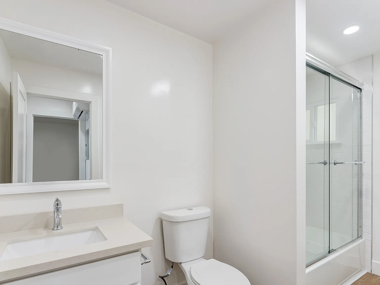 Ridge Apartments — Photo 2