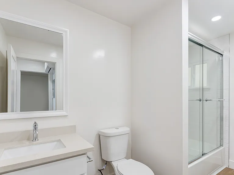 Ridge Apartments — Photo 2