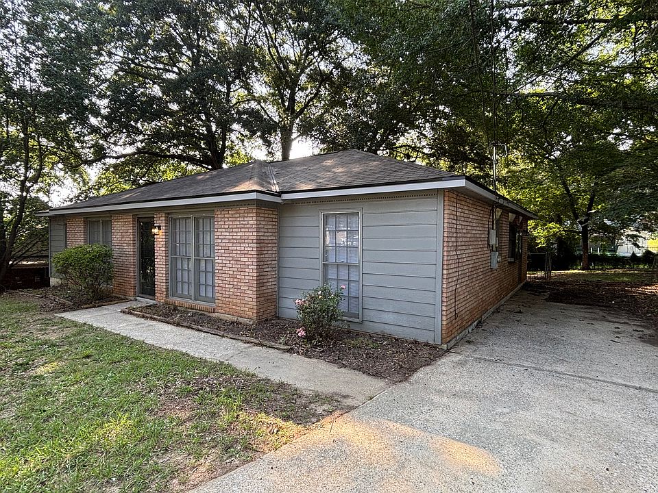 2nd image of 4416 Randall Dr