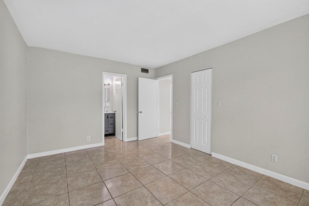 151 SE 6th Avenue #16, photo 6