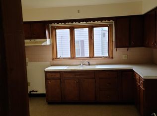 611 N Cedar St, New Castle, PA 16102