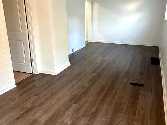 3rd image of 819 Division St