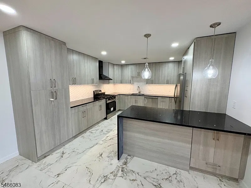 2 bed, 2.0 bath, $3,500 — Photo 4