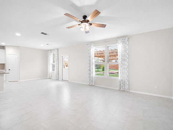 5th image of 263 Beechnut Dr